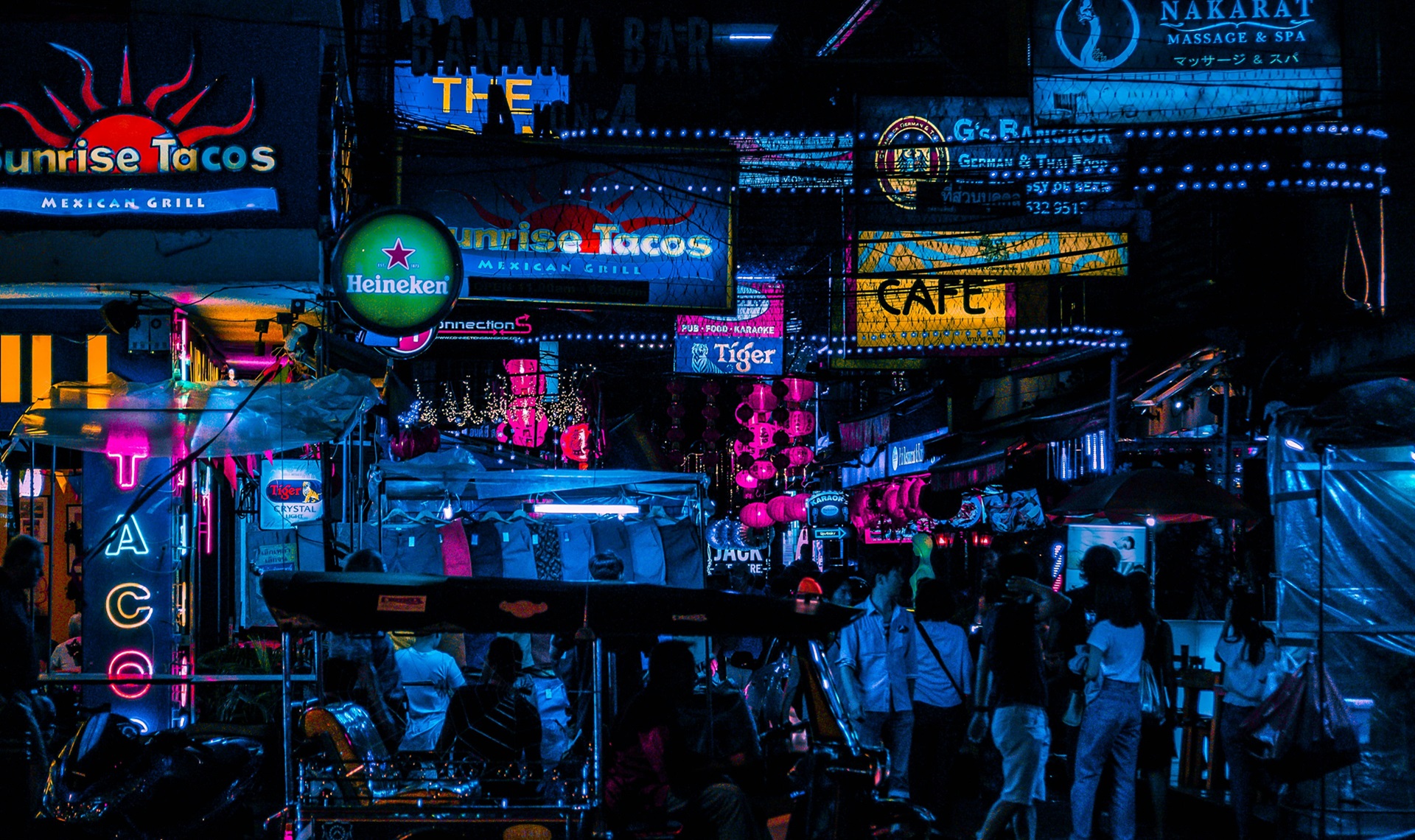Bangkok di notte | #Bangkok #Thailandia #viaggigiovani Bangkok di notte | Cosa Vedere a Bangkok | Waranont (Joe) on Unsplash | Viaggigiovani.it