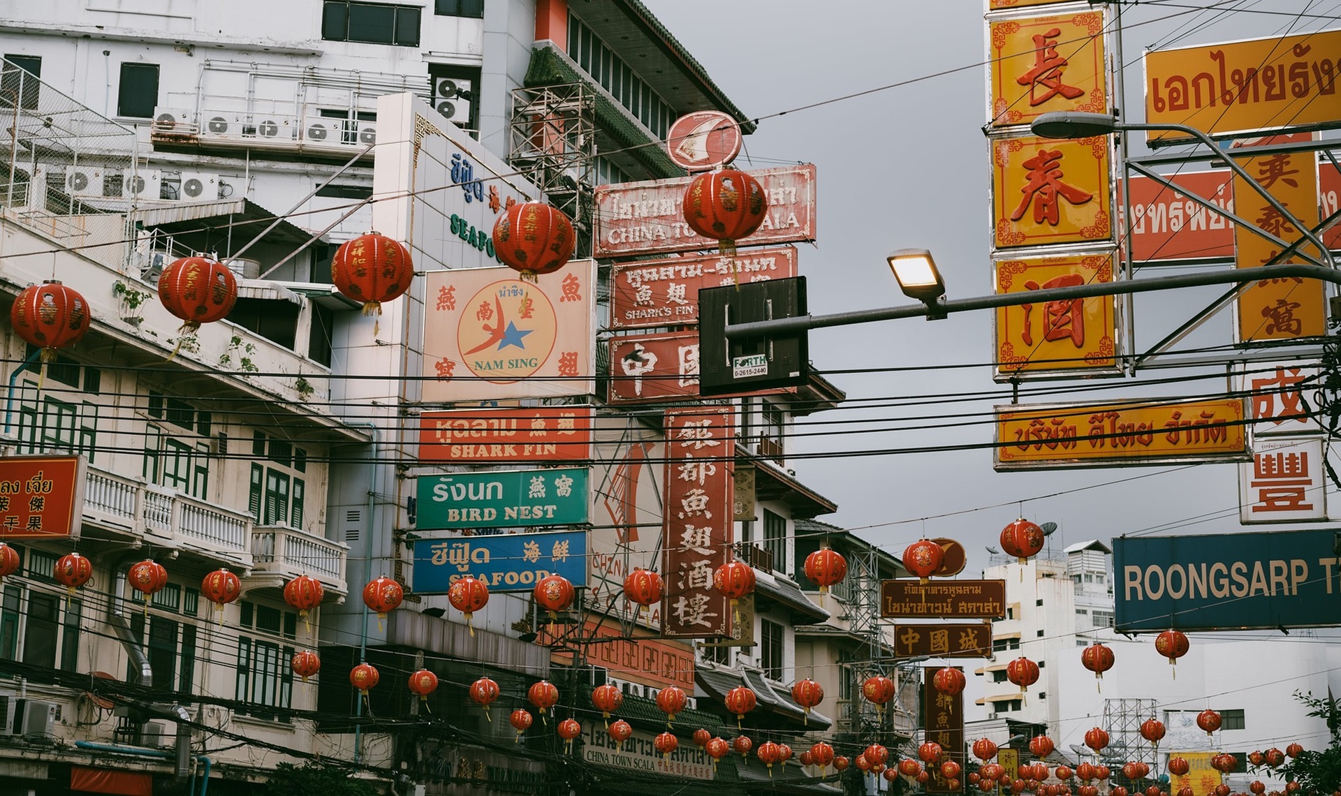 Chinatown Bangkok | #Bangkok #Thailandia #viaggigiovani Chinatown Bangkok | Cosa Vedere a Bangkok | Viarami on Pixabay | Viaggigiovani.it