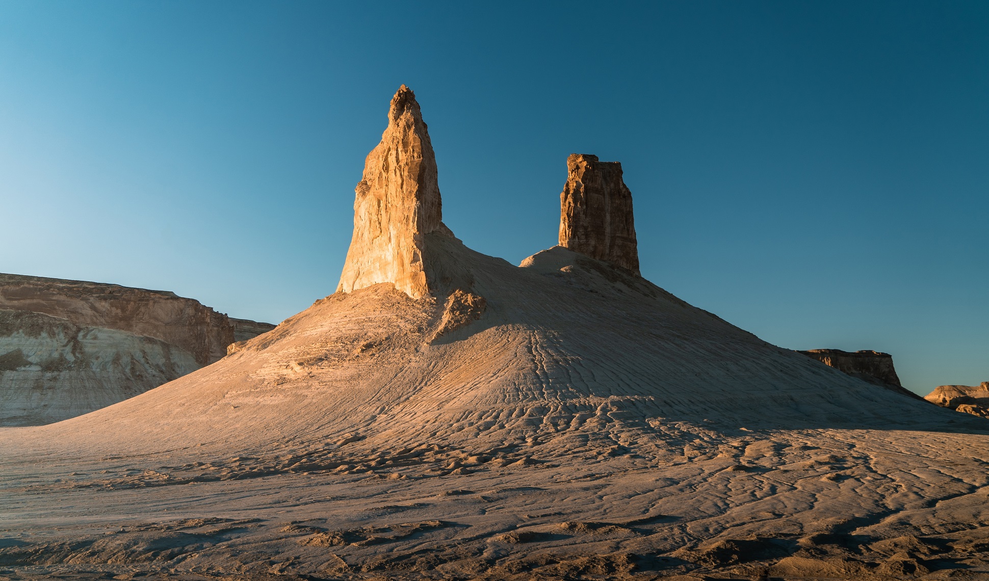 Mangystau: un viaggio tra i panorami marziani del Kazakistan