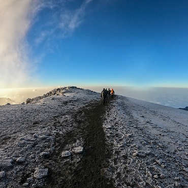 Scalare la vetta del Kilimangiaro | Top 5 Tanzania | B SPO on Unsplash