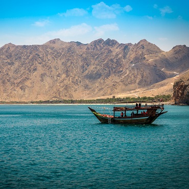 Musandam, Oman | #viaggigiovani #EmiratiArabi #Oman Musandam, Oman | Top 3 Emirati Arabi