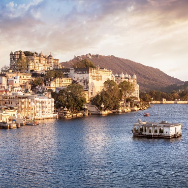 Lago Pichola di Udaipur | #viaggigiovani #TourIndia Lago Pichola di Udaipur | Top 3 India Rajasthan Original