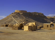 Yazd Torri del Silenzio| #Iran #viaggigiovani Yazd Torri del Silenzio