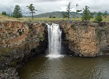 Ulaantsutgalan Waterfall