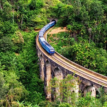 Treno panoramico | Top 3 Sri Lanka Express | Yves Alarie on Unsplash 