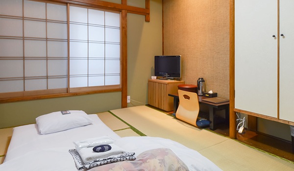 Sansuiso Ryokan, Camera | Manga Me Nippon Tour