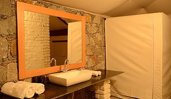 Godward Leopard Camp bagno | Viaggio in Rajasthan