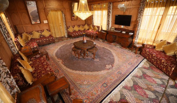 Houseboat Dal Lake salotto | Tour India del Nord