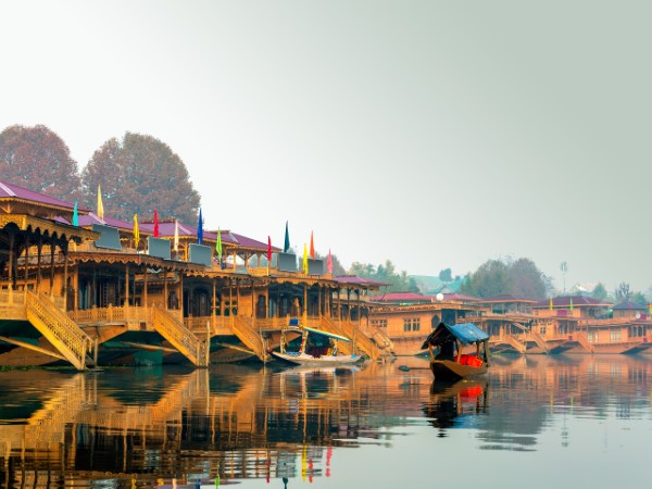 Pernottare in Houseboat sul Lago Dal di Srinagar