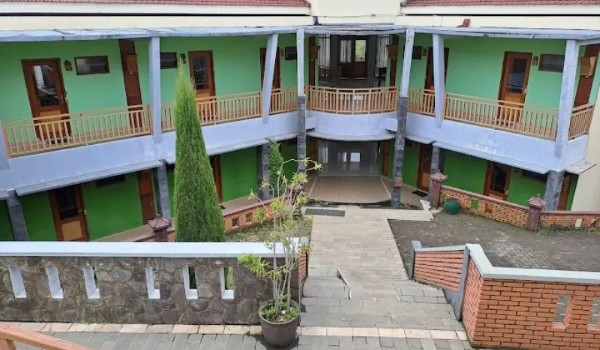 Lava View Lodge esterno | Tour Giava e Bali