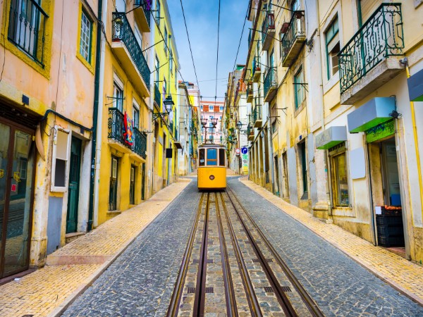 A bordo del tram 28 di Lisbona | Portogallo Viaggio