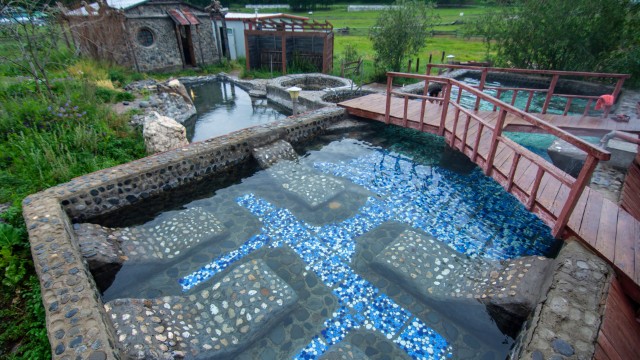 Tsenkher Hot Springs | Tour Mongolia