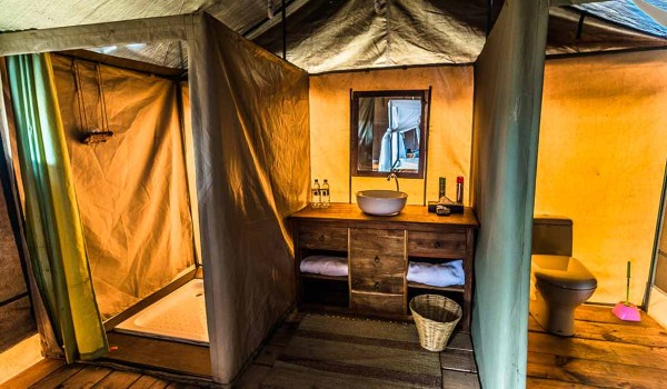 Ang'ata Serengeti Camp bagno | Safari Tanzania Zanzibar
