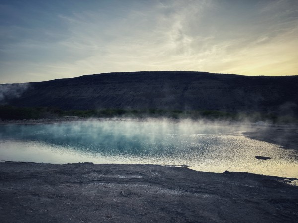 Dormire lunghe le sponde delle calde sorgenti di Alalo Bed