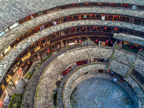 Scoprire gli agglomerati Tulou di Tianluokeng