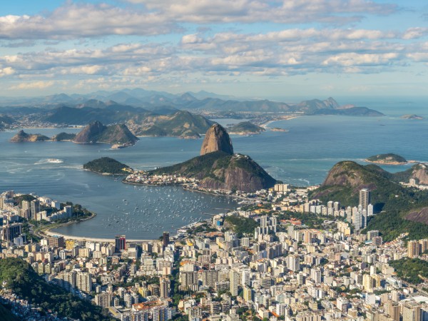 Ammirare il panorama su Rio de Janeiro dal Corcovado