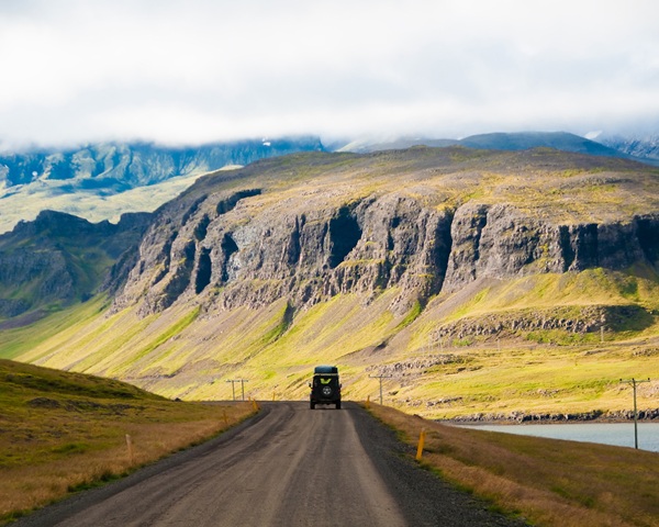 In strada tra i paesaggi islandesi | La nostra filosofia