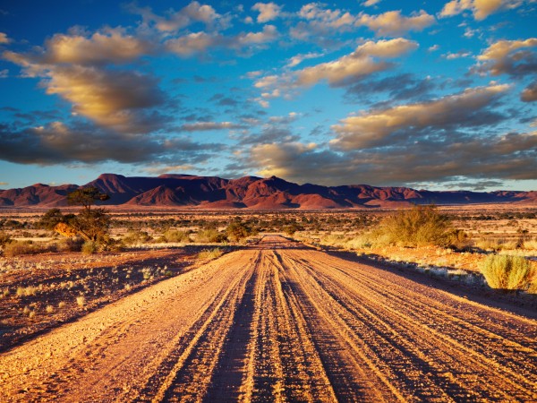 Perdersi con la mente tra le dune rosse del Kalahari Desert