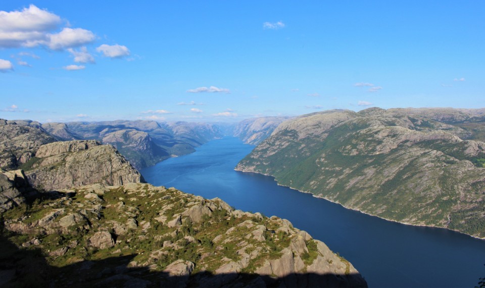 Il sole splende sul Lysefjord | I 10 fiordi norvegesi da non perdere
