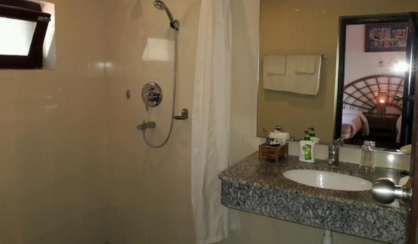 Narayani Safari Resort bagno | Tour in Nepal