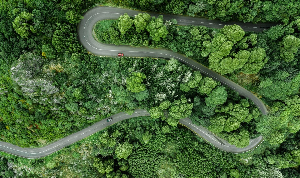 Guidare sul passo di Encumeada a Madeira, Portogallo