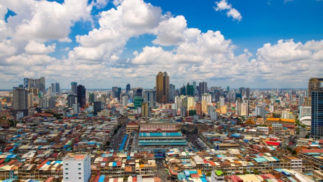 Phnom Penh skyline | Tour in Cambogia