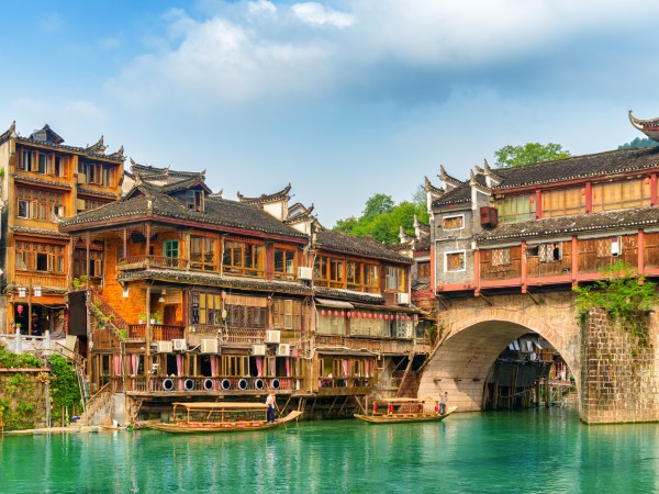 Camminare tra gli antichi vicoli di Fenghuang