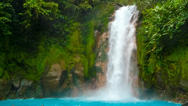 Cascata blu cielo del Río Celeste nel Tenorio NP | Itinerario Costa Rica